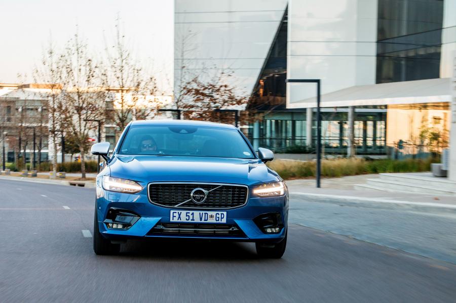  Volvo S90 T6 R-Design 2017 года  (ZA) (фото 5 из 20)